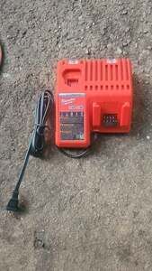 Milwaukee M18/M12 Battery Charger
